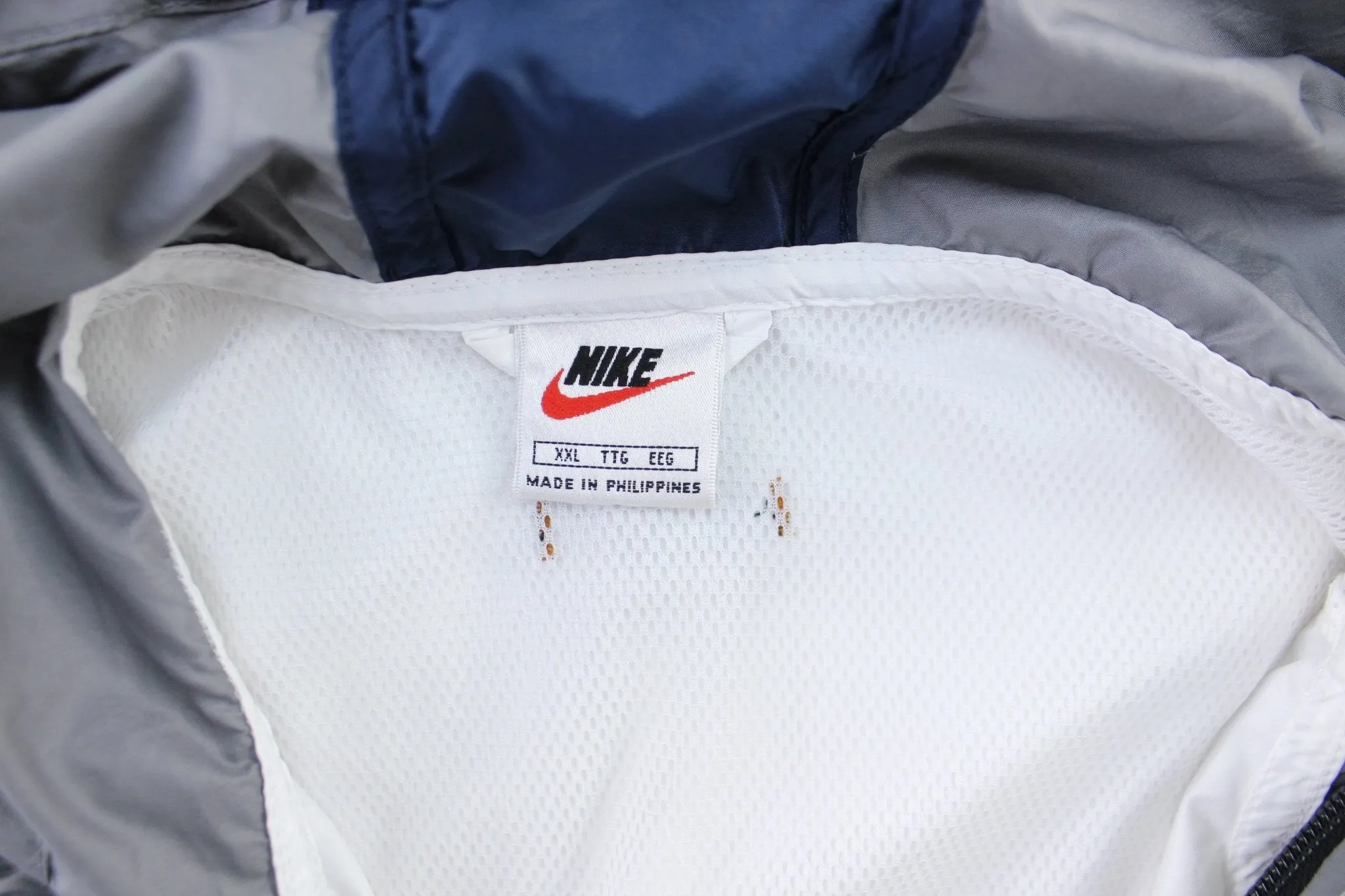 90's Nike Embroidered Logo White, Navy, & Grey Pullover Jacket