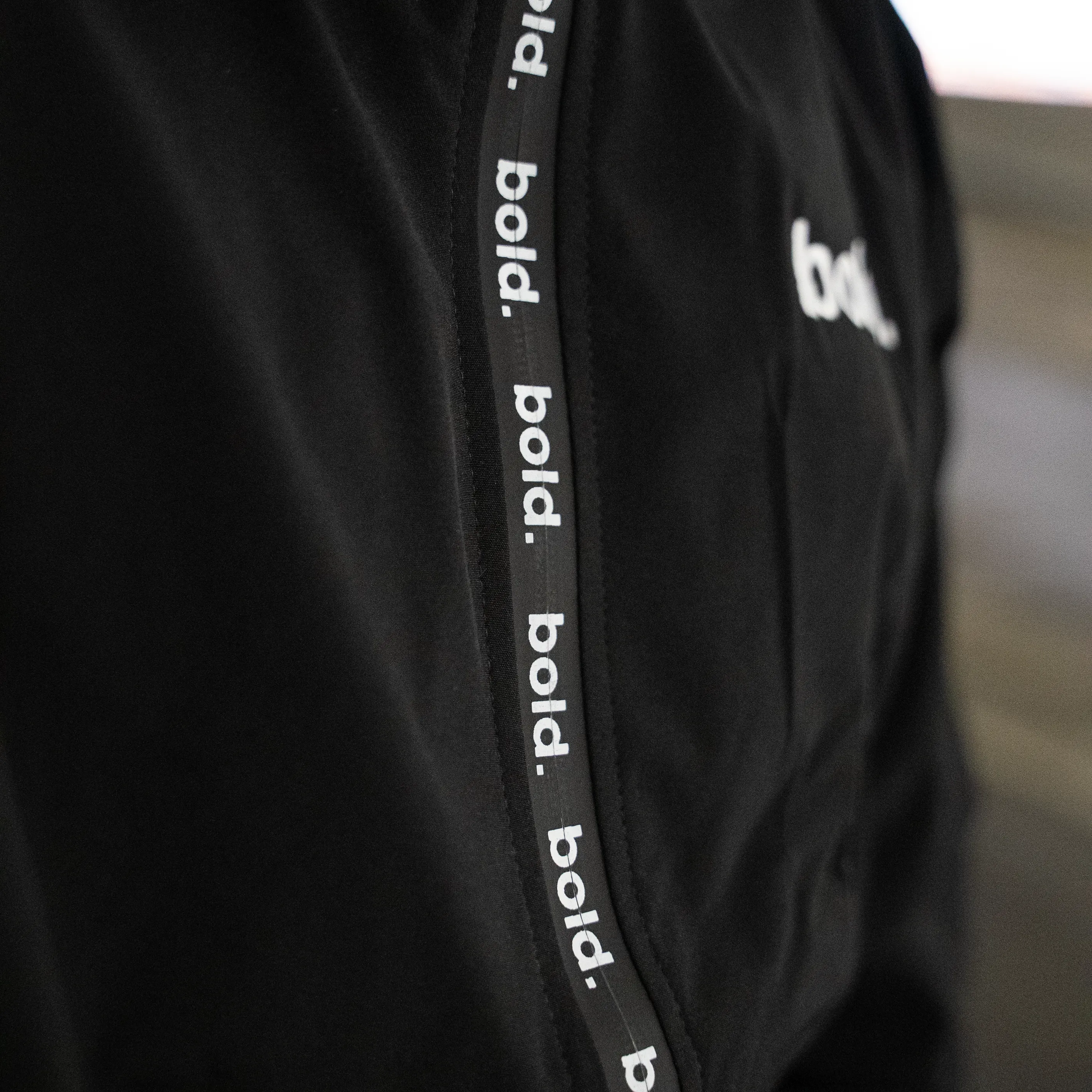 bold. Windbreaker (Oversize)