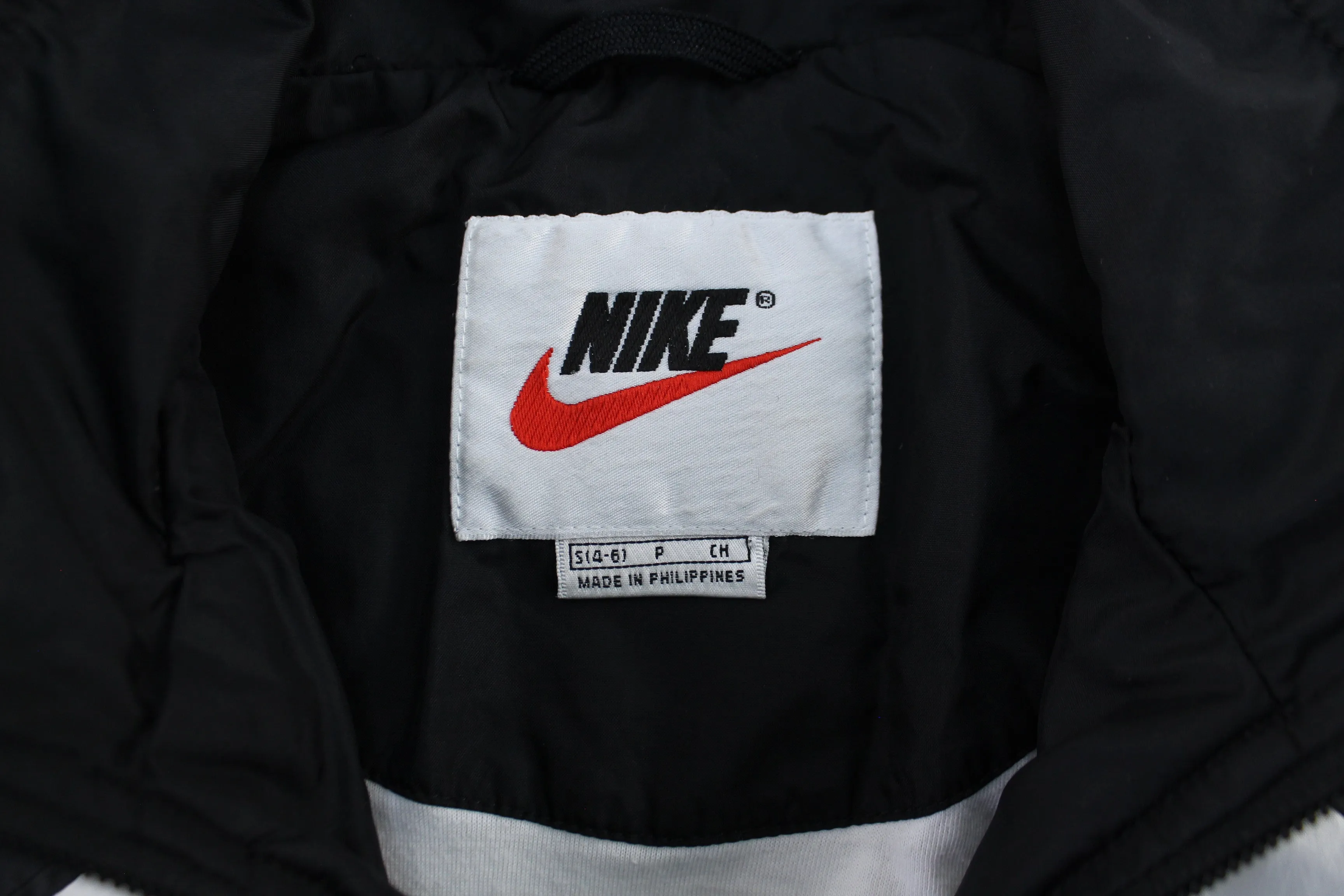 Women's 90's Nike Embroidered Logo Black & White Zip Up Jacket